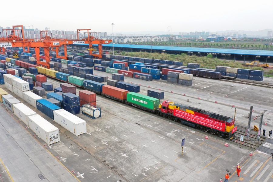 China's freight volume continues to grow   China's freight volume continues to grow