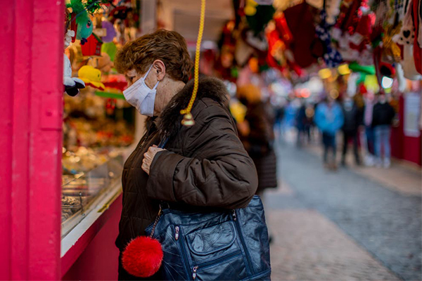 Covid-19: Europeans urged to wear masks for family Christmas Covid-19: Europeans urged to wear masks for family Christmas
