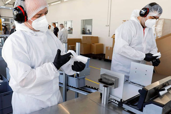 Why Vaccinated People Still Need to Wear a Mask  Why Vaccinated People Still Need to Wear a Mask