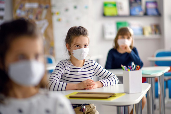 Child, youth worker has concerns about school mask Child, youth worker has concerns about school mask