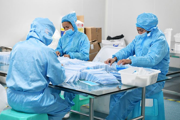 How do medical masks protect against viruses?  How do medical masks protect against viruses?
